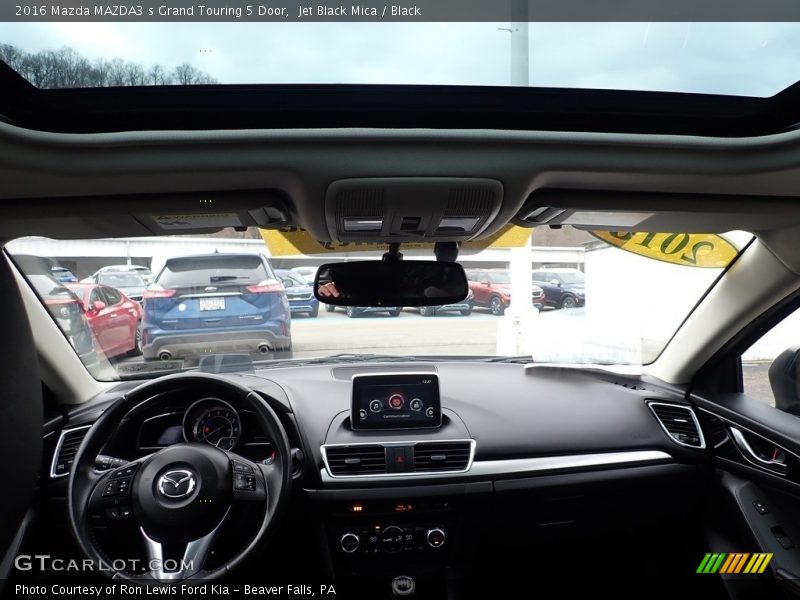 Sunroof of 2016 MAZDA3 s Grand Touring 5 Door