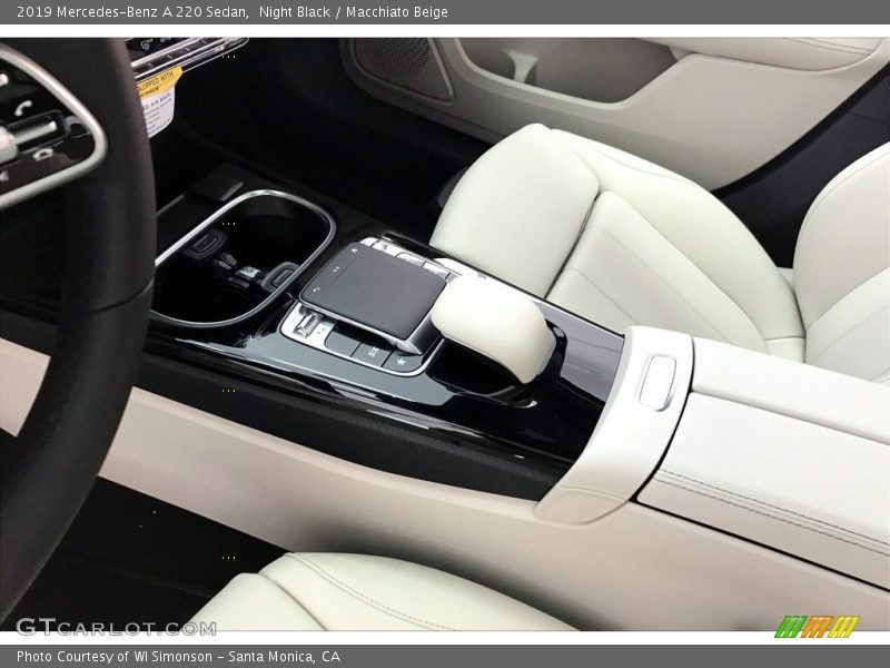 Night Black / Macchiato Beige 2019 Mercedes-Benz A 220 Sedan
