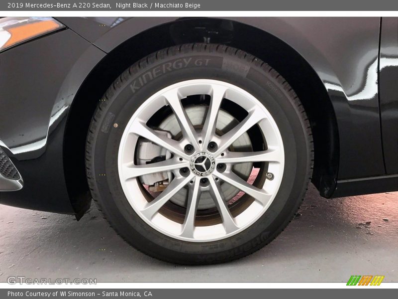 Night Black / Macchiato Beige 2019 Mercedes-Benz A 220 Sedan