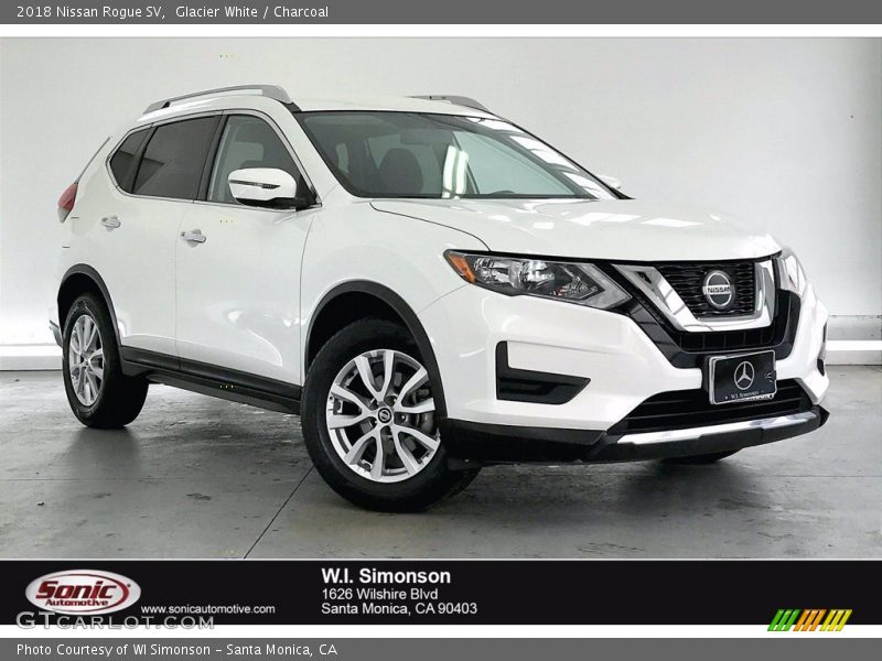 Glacier White / Charcoal 2018 Nissan Rogue SV