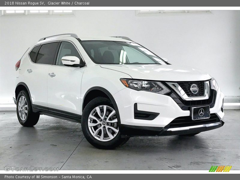 Front 3/4 View of 2018 Rogue SV