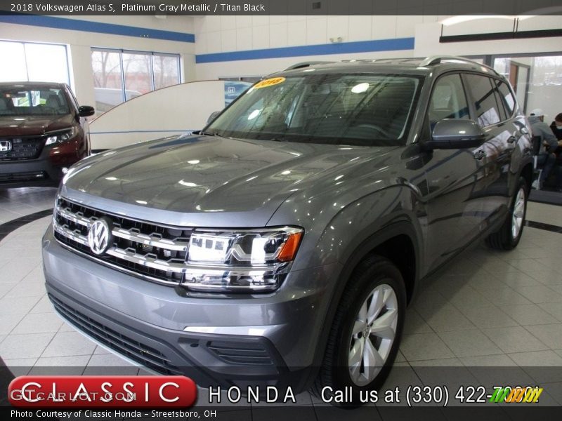 Platinum Gray Metallic / Titan Black 2018 Volkswagen Atlas S