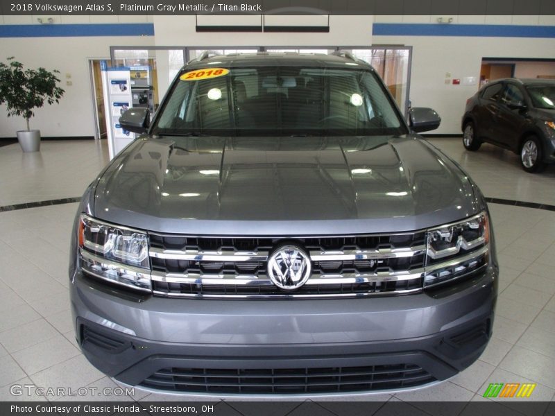 Platinum Gray Metallic / Titan Black 2018 Volkswagen Atlas S
