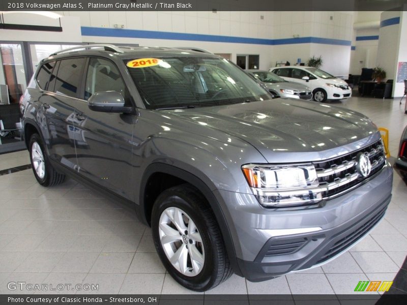 Platinum Gray Metallic / Titan Black 2018 Volkswagen Atlas S