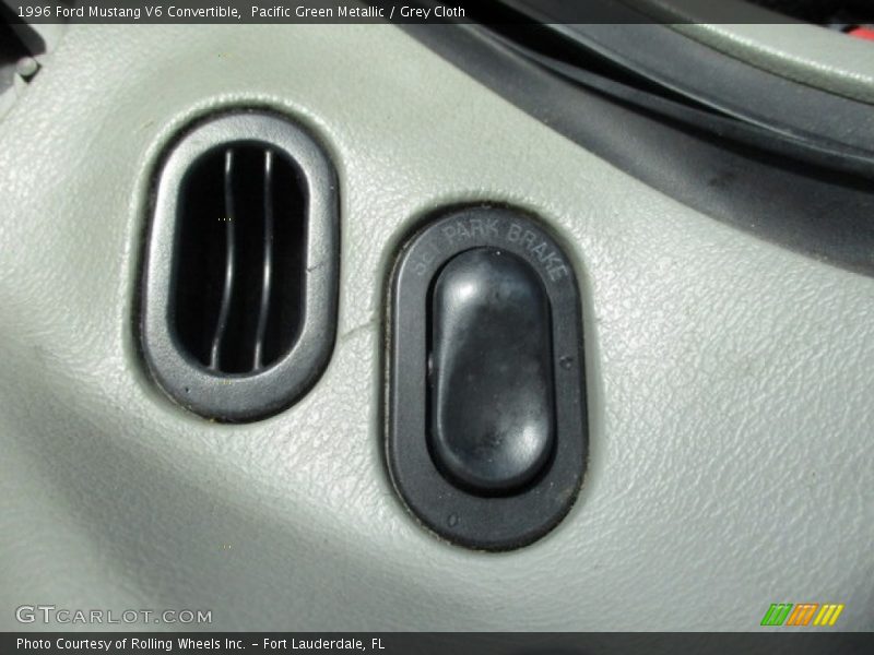Pacific Green Metallic / Grey Cloth 1996 Ford Mustang V6 Convertible
