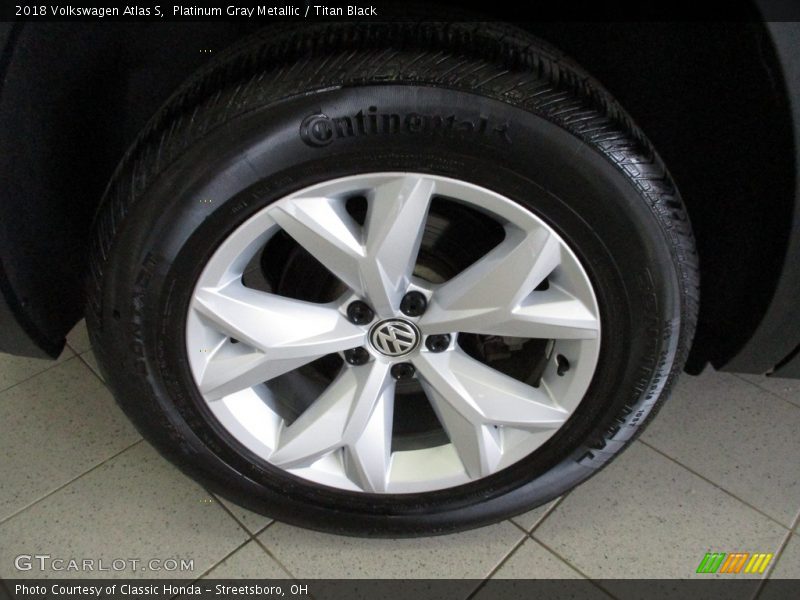 Platinum Gray Metallic / Titan Black 2018 Volkswagen Atlas S
