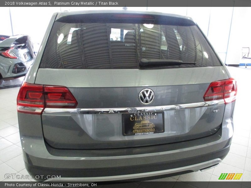 Platinum Gray Metallic / Titan Black 2018 Volkswagen Atlas S