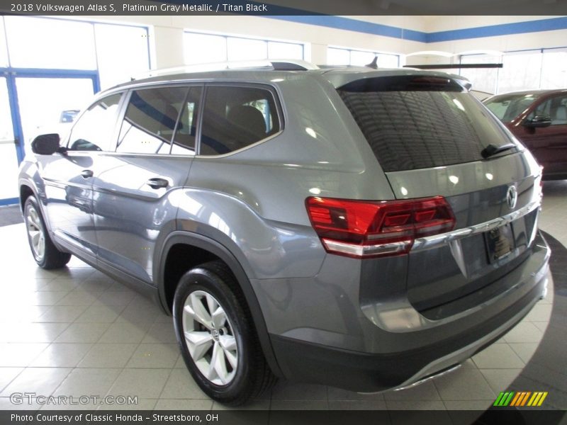 Platinum Gray Metallic / Titan Black 2018 Volkswagen Atlas S