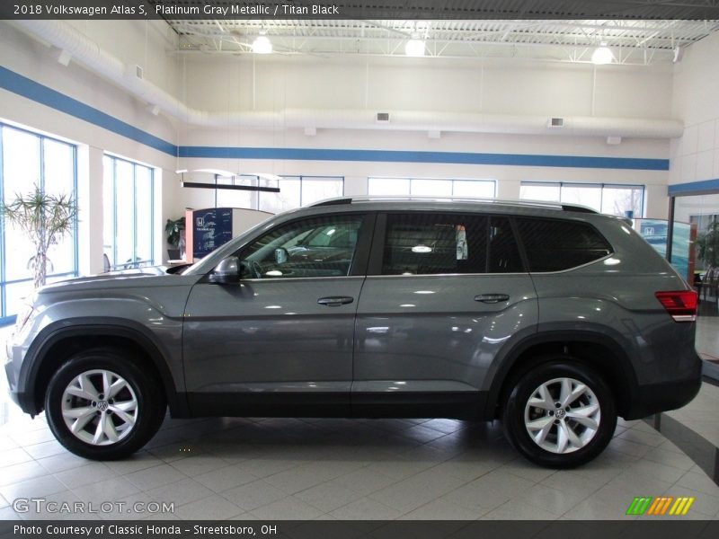 Platinum Gray Metallic / Titan Black 2018 Volkswagen Atlas S