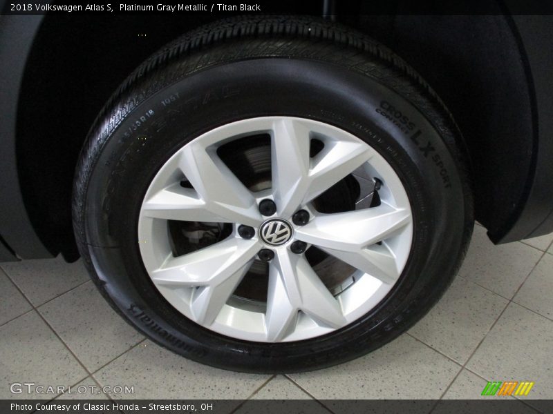 Platinum Gray Metallic / Titan Black 2018 Volkswagen Atlas S