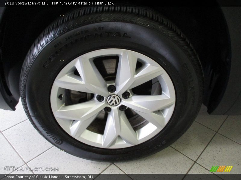 Platinum Gray Metallic / Titan Black 2018 Volkswagen Atlas S