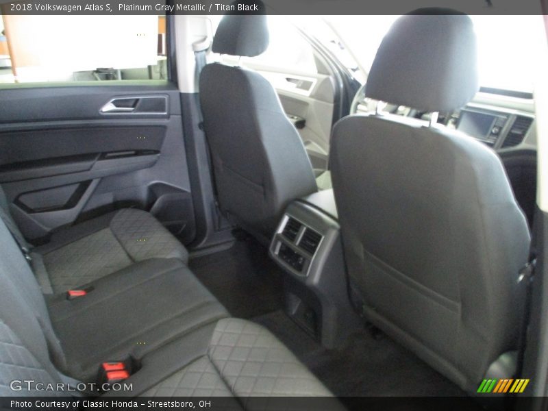 Platinum Gray Metallic / Titan Black 2018 Volkswagen Atlas S