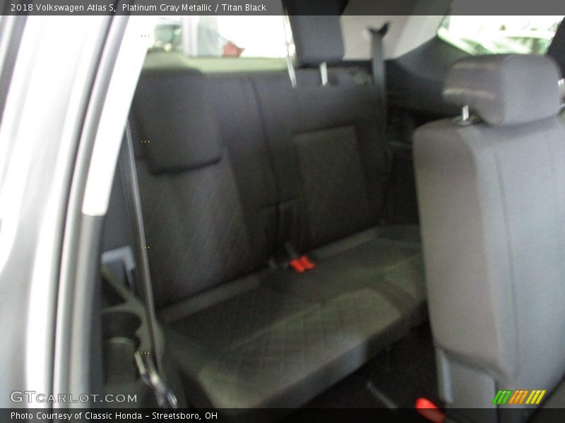 Platinum Gray Metallic / Titan Black 2018 Volkswagen Atlas S