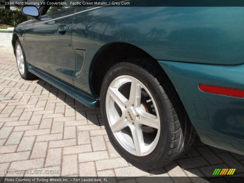 Pacific Green Metallic / Grey Cloth 1996 Ford Mustang V6 Convertible