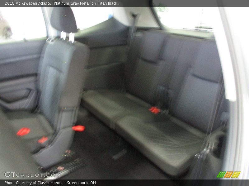 Platinum Gray Metallic / Titan Black 2018 Volkswagen Atlas S