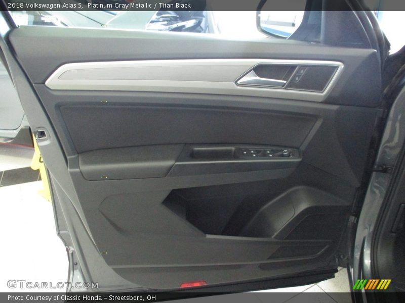 Platinum Gray Metallic / Titan Black 2018 Volkswagen Atlas S