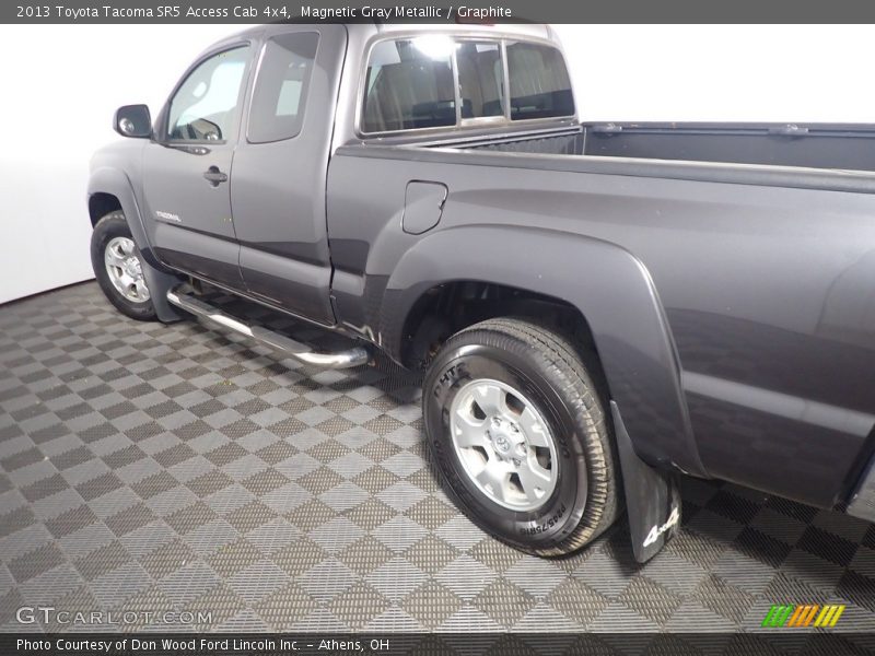 Magnetic Gray Metallic / Graphite 2013 Toyota Tacoma SR5 Access Cab 4x4