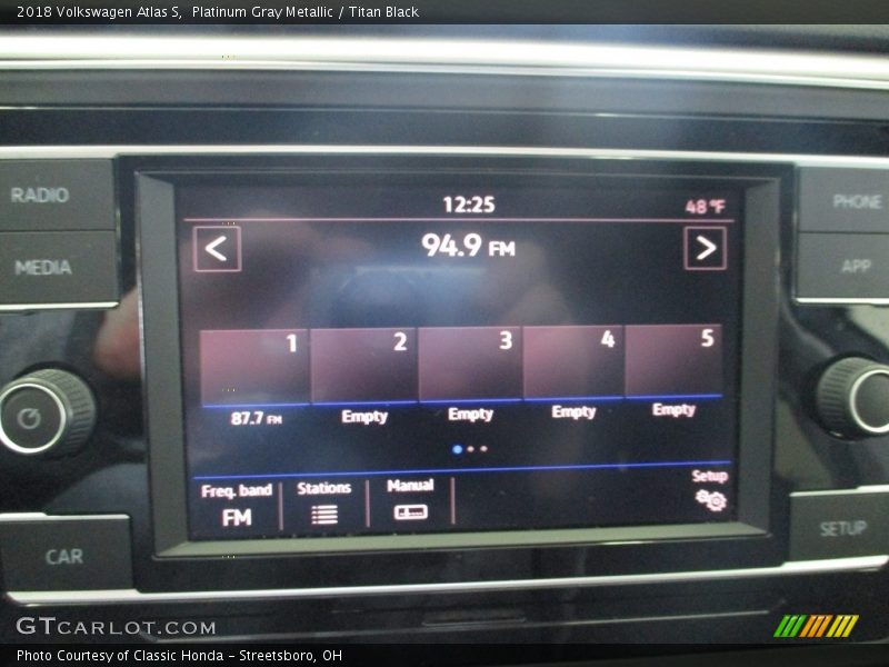 Platinum Gray Metallic / Titan Black 2018 Volkswagen Atlas S