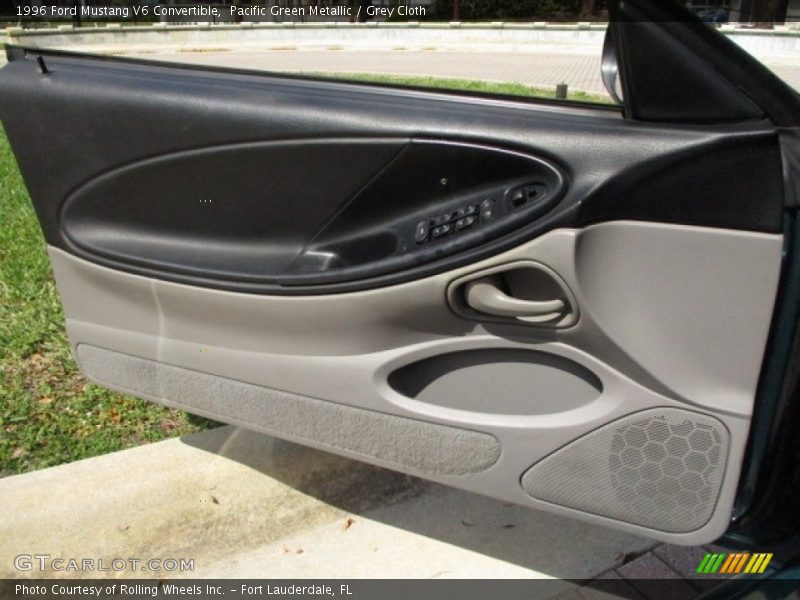 Pacific Green Metallic / Grey Cloth 1996 Ford Mustang V6 Convertible