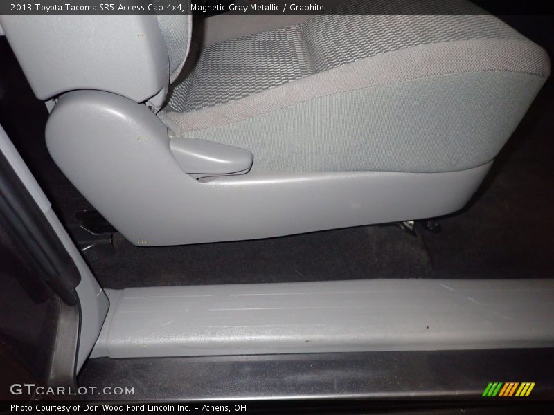 Magnetic Gray Metallic / Graphite 2013 Toyota Tacoma SR5 Access Cab 4x4