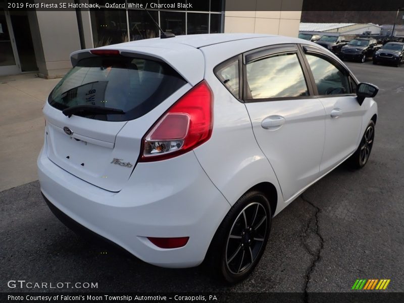 Oxford White / Charcoal Black 2019 Ford Fiesta SE Hatchback