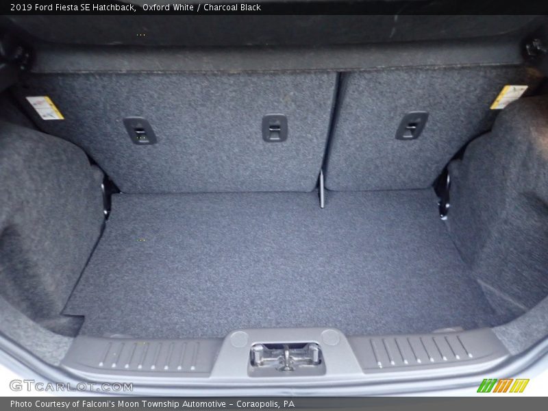 Oxford White / Charcoal Black 2019 Ford Fiesta SE Hatchback