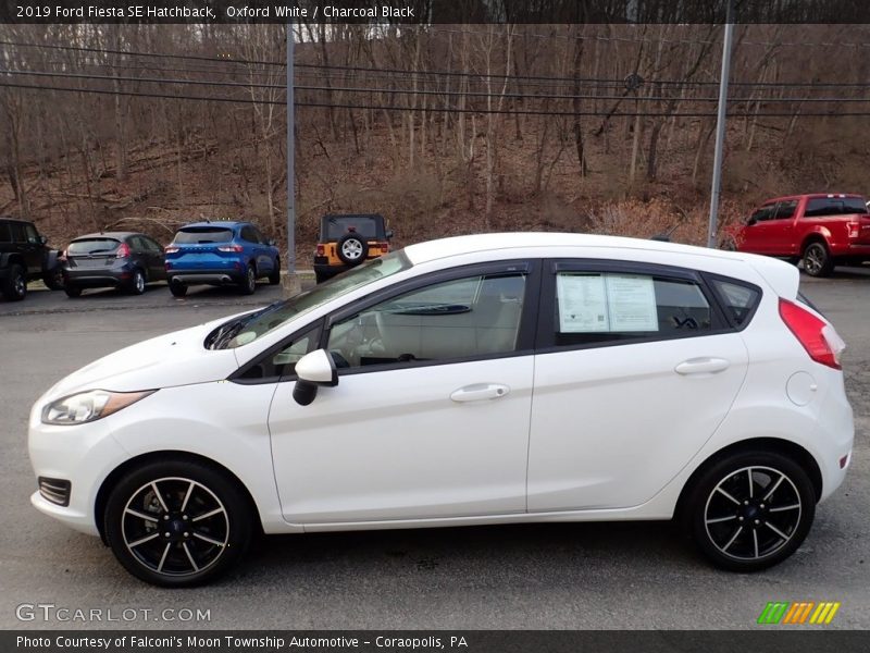 Oxford White / Charcoal Black 2019 Ford Fiesta SE Hatchback
