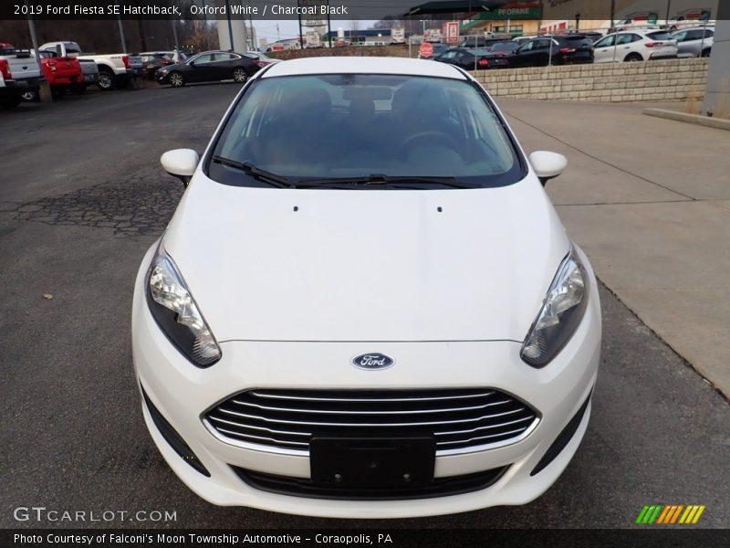 Oxford White / Charcoal Black 2019 Ford Fiesta SE Hatchback