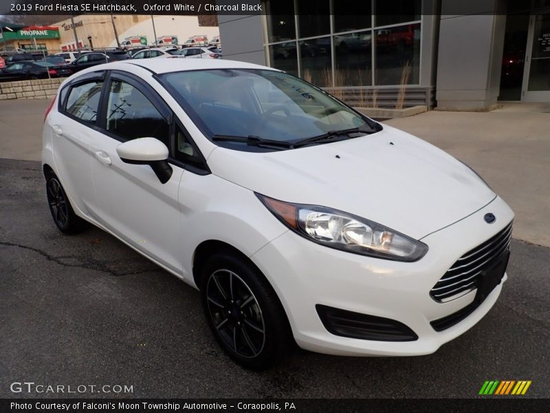 Oxford White / Charcoal Black 2019 Ford Fiesta SE Hatchback
