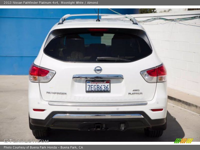 Moonlight White / Almond 2013 Nissan Pathfinder Platinum 4x4