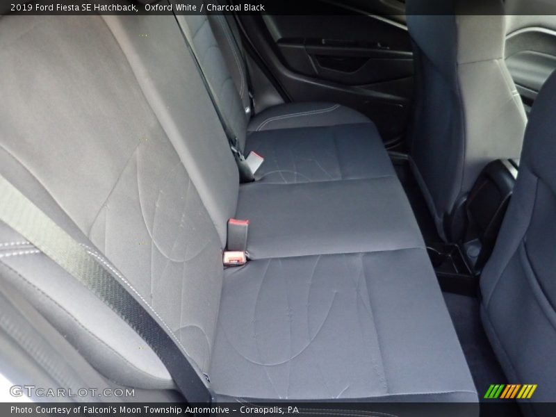 Oxford White / Charcoal Black 2019 Ford Fiesta SE Hatchback