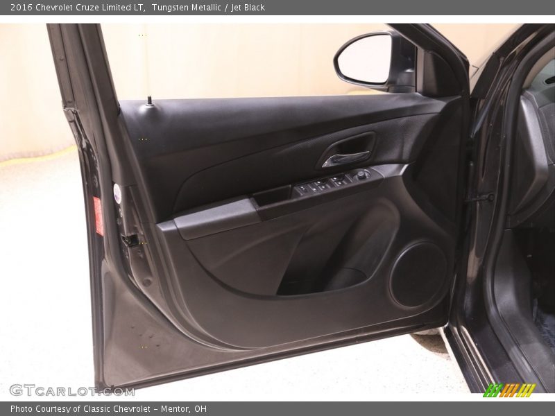 Tungsten Metallic / Jet Black 2016 Chevrolet Cruze Limited LT