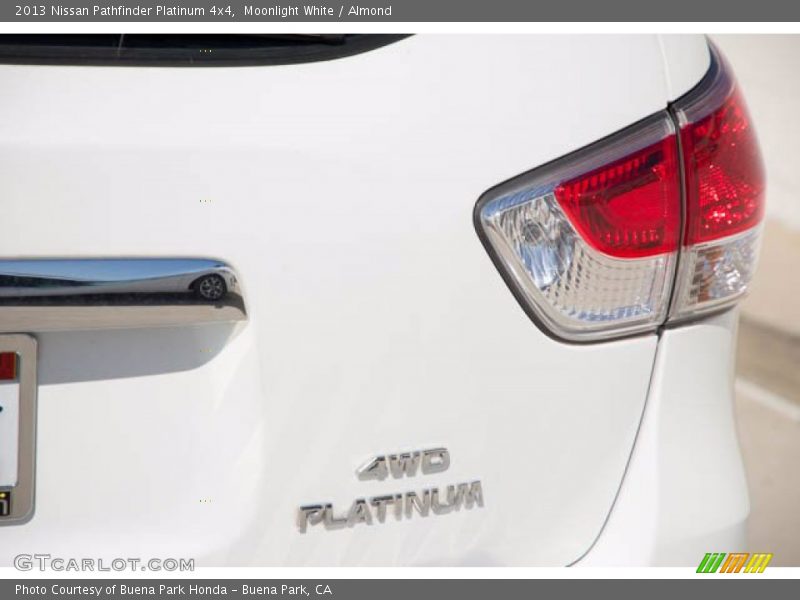 Moonlight White / Almond 2013 Nissan Pathfinder Platinum 4x4