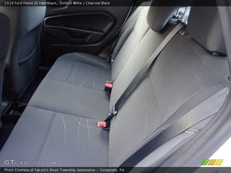 Oxford White / Charcoal Black 2019 Ford Fiesta SE Hatchback