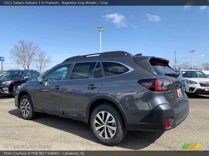 Magnetite Gray Metallic / Gray 2021 Subaru Outback 2.5i Premium