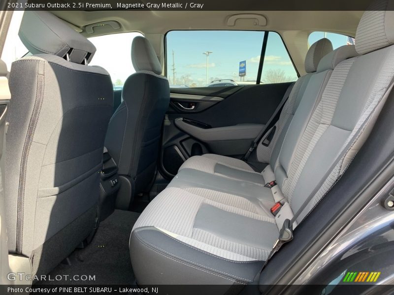Magnetite Gray Metallic / Gray 2021 Subaru Outback 2.5i Premium