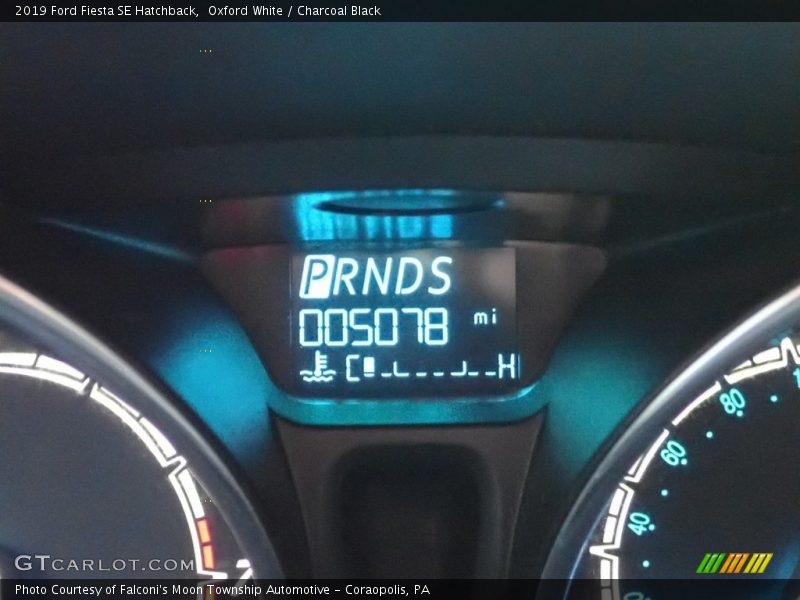 Oxford White / Charcoal Black 2019 Ford Fiesta SE Hatchback
