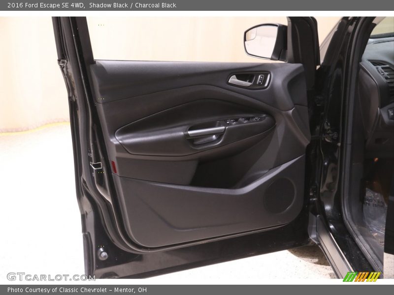 Shadow Black / Charcoal Black 2016 Ford Escape SE 4WD