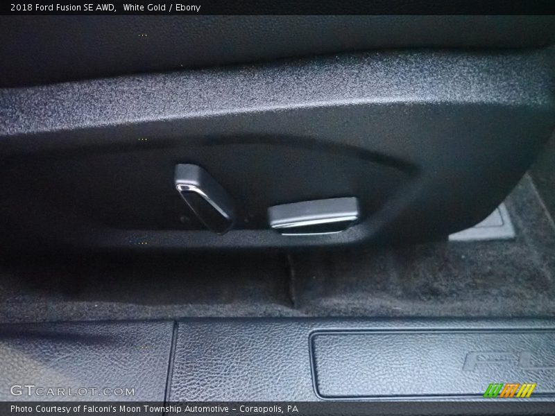 White Gold / Ebony 2018 Ford Fusion SE AWD