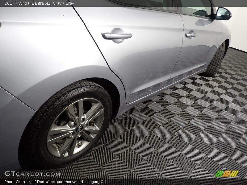 Gray / Gray 2017 Hyundai Elantra SE