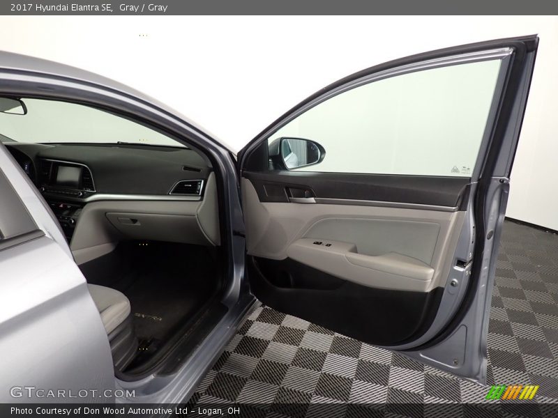 Gray / Gray 2017 Hyundai Elantra SE