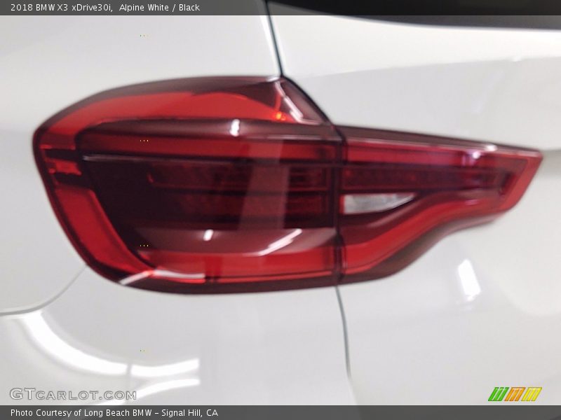 Alpine White / Black 2018 BMW X3 xDrive30i