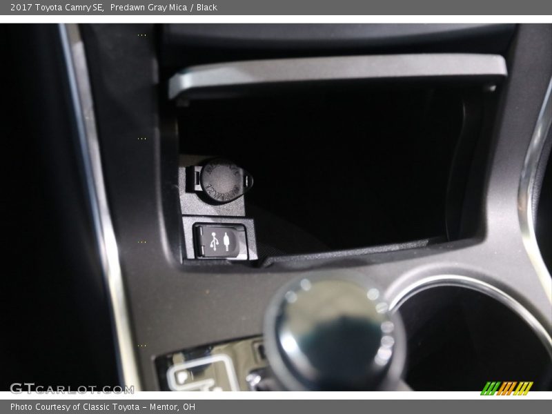 Predawn Gray Mica / Black 2017 Toyota Camry SE
