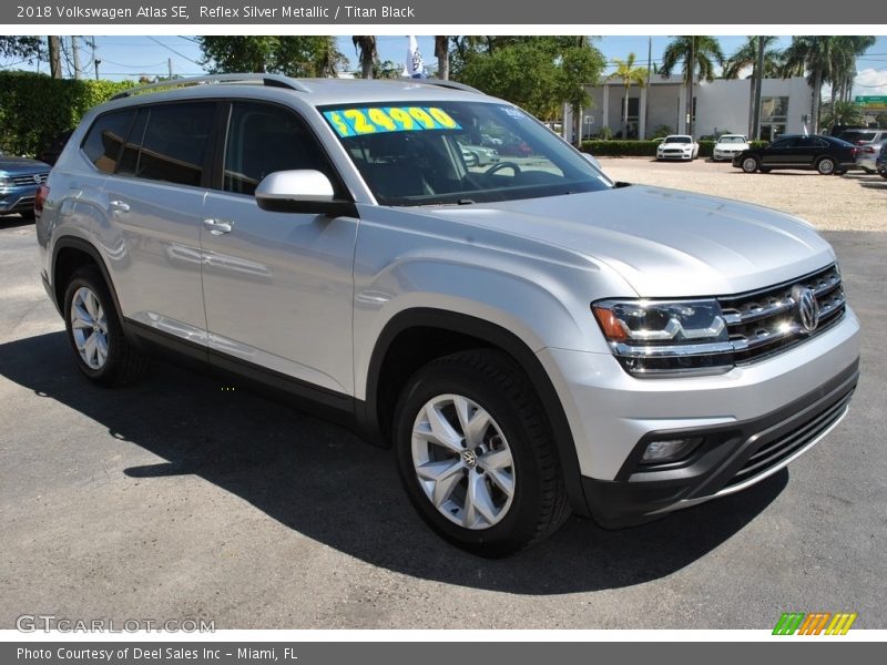 Reflex Silver Metallic / Titan Black 2018 Volkswagen Atlas SE