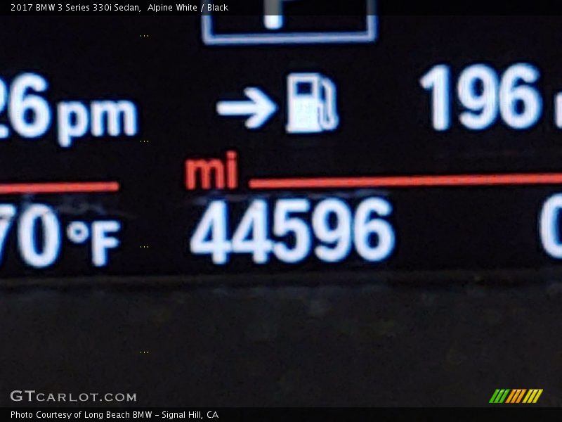 Alpine White / Black 2017 BMW 3 Series 330i Sedan