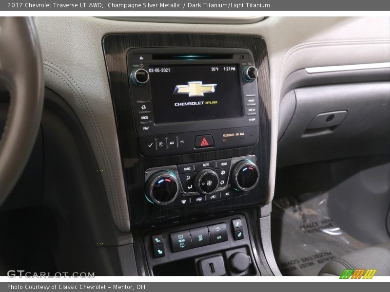 Champagne Silver Metallic / Dark Titanium/Light Titanium 2017 Chevrolet Traverse LT AWD
