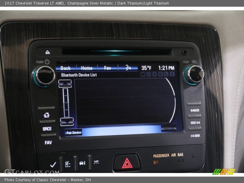 Champagne Silver Metallic / Dark Titanium/Light Titanium 2017 Chevrolet Traverse LT AWD