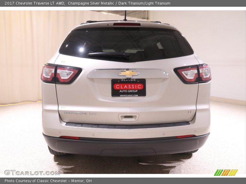 Champagne Silver Metallic / Dark Titanium/Light Titanium 2017 Chevrolet Traverse LT AWD