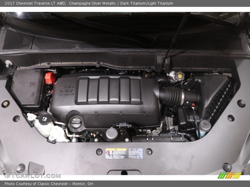 Champagne Silver Metallic / Dark Titanium/Light Titanium 2017 Chevrolet Traverse LT AWD
