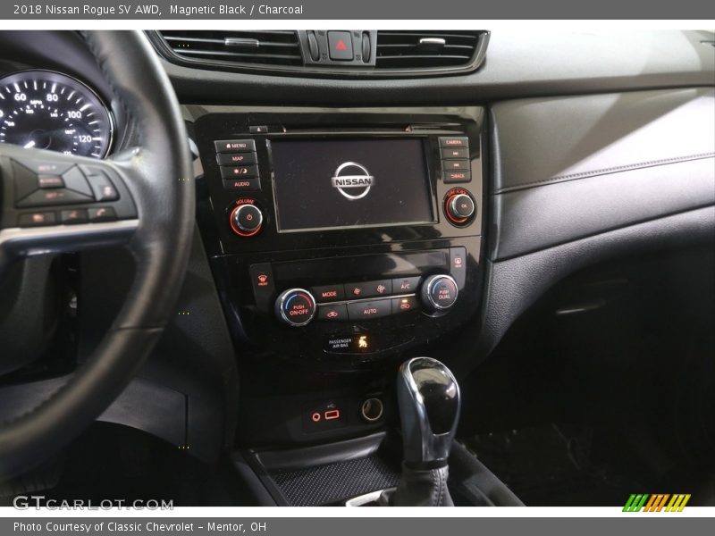 Magnetic Black / Charcoal 2018 Nissan Rogue SV AWD
